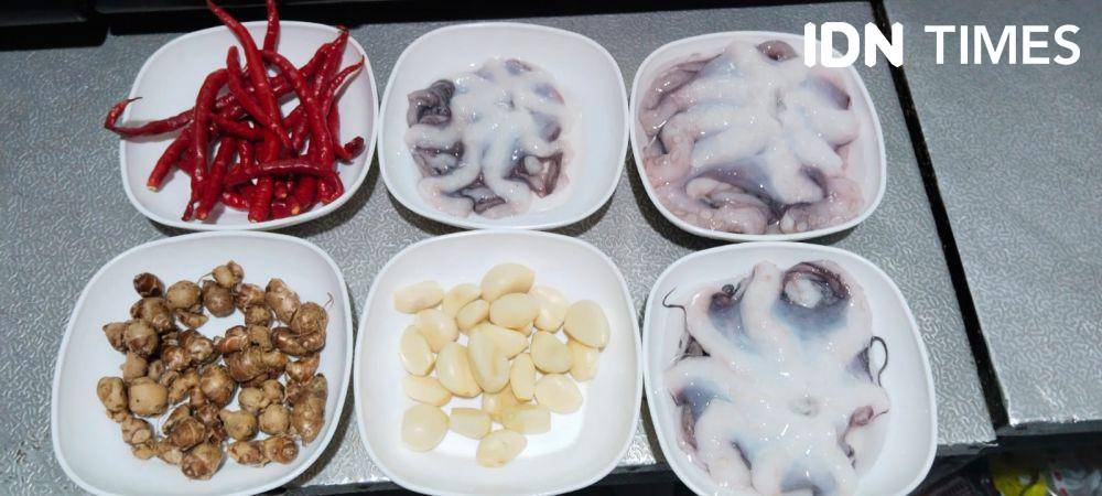 Resep Seblak Gurita: Inovasi Cemilan Pedas di Palembang (IDN Times/Feny Maulia Agustin)