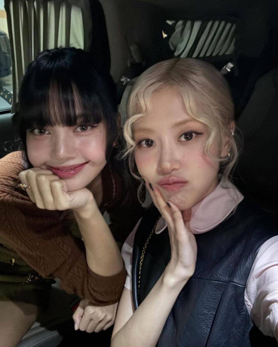 potret akrab BLACKPINK di balik layar premiere film BORN PINK (instagram.com/roses_are_rosie)