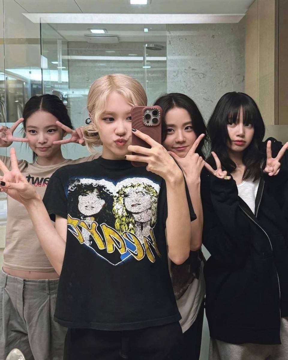 potret akrab BLACKPINK di balik layar premiere film BORN PINK (instagram.com/sooyaaa__)