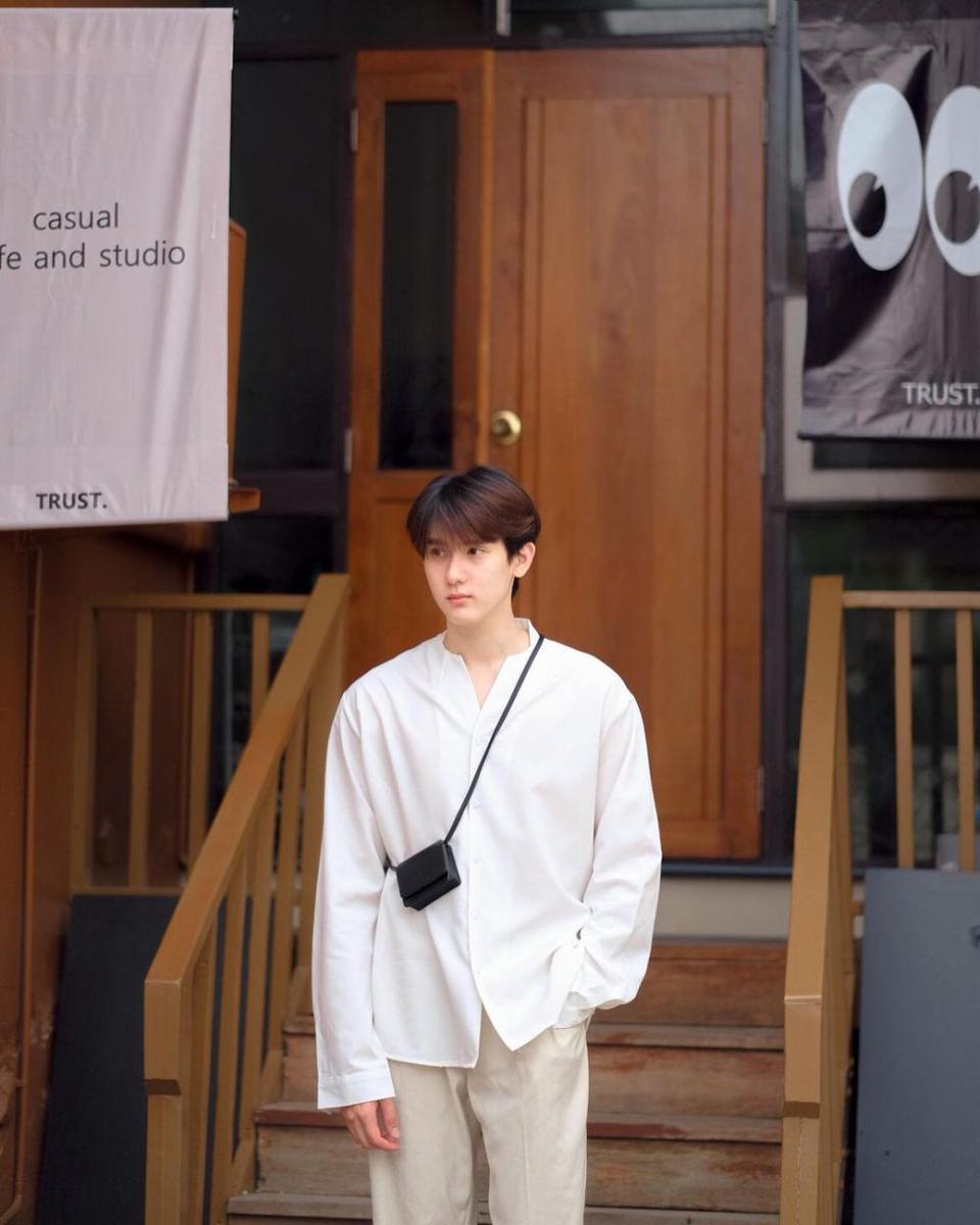 potret outfit earth tone ala Book Kasidet (instagram.com/kasibook_)