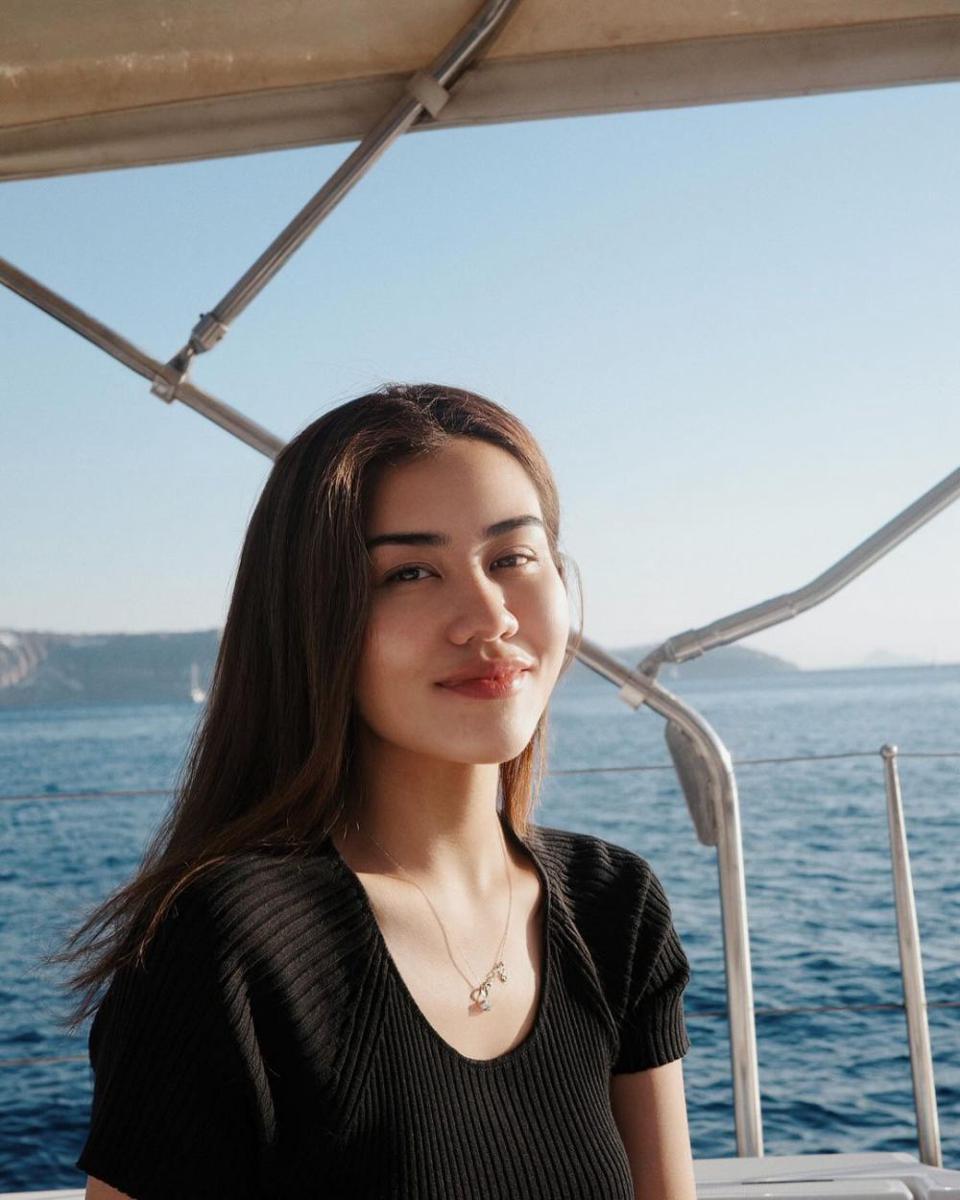 potret Aaliyah Massaid berlayar di Oia Santorini (instagram.com/aaliyah.massai)
