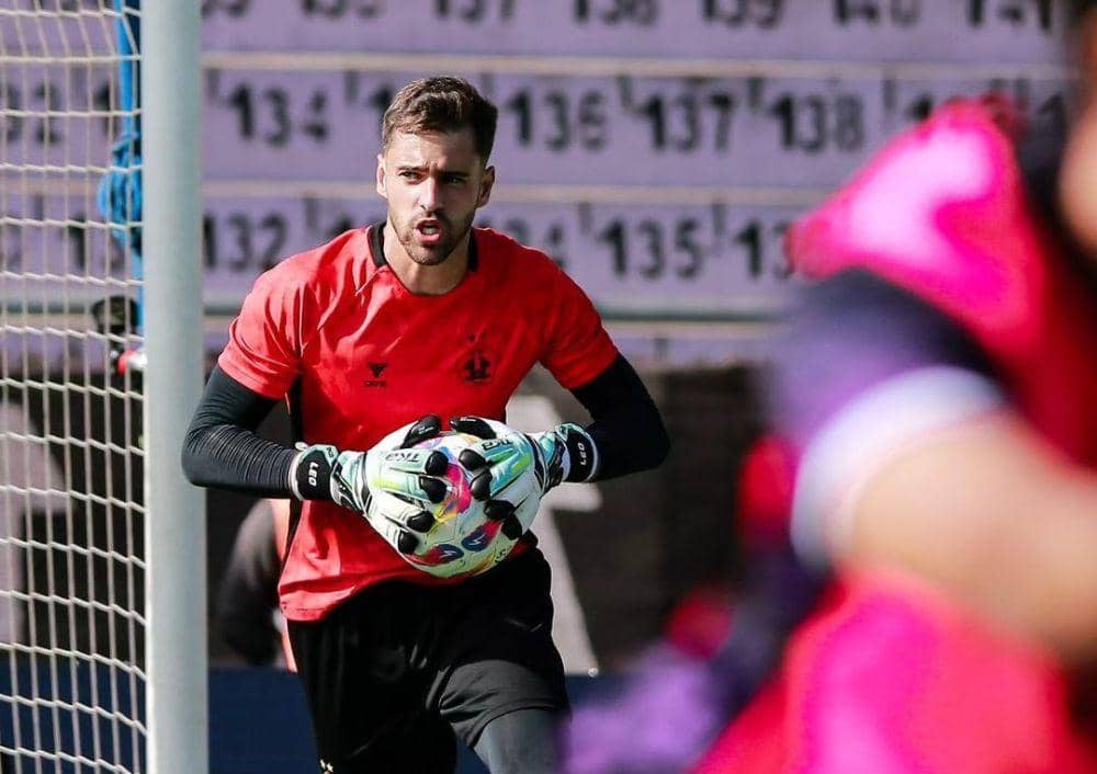 Leo Navacchio menjadi kiper asing pertama yang direkrut oleh Persik Kediri. (Instagram.com/persikfcofficial)