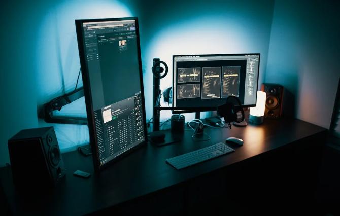 ilustrasi komputer programmer (pexels.com/joshsorenson)