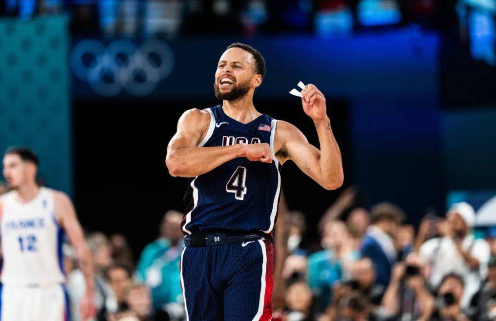 Stephen Curry di final Olimpiade 2024. (fiba.basketball)