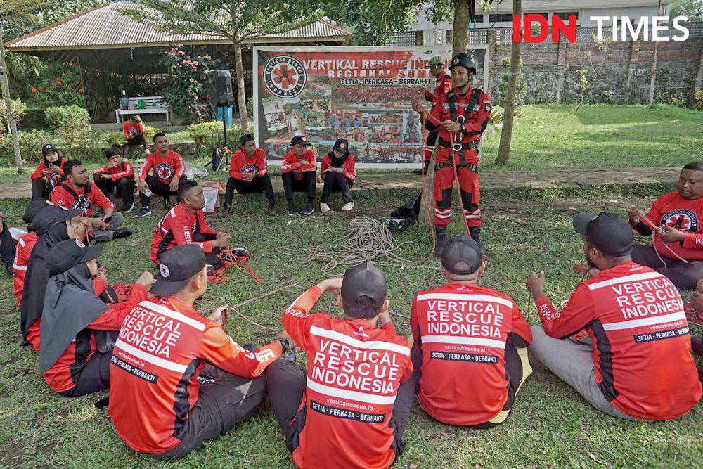 VRI Sumut menggelar Sekolah Vertical Rescue Tingkat I di Sibolangit (IDN Times/Arifin Al Alamudi)