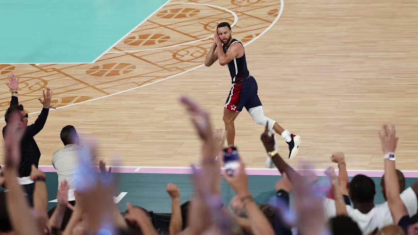 Stephen Curry saat bela Amerika Serikat di Olimpiade 2024. (olympic.com)