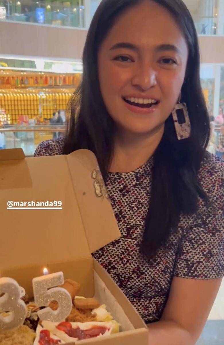 potret bahagia Marshanda dapat kejutan ulang tahun dari Sienna (Instagram.com/siennn.kasya)