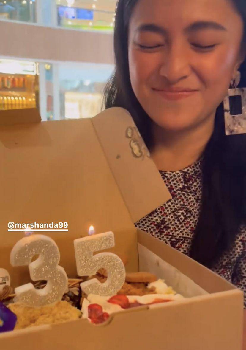 potret bahagia Marshanda dapat kejutan ulang tahun dari Sienna (Instagram.com/siennn.kasya)