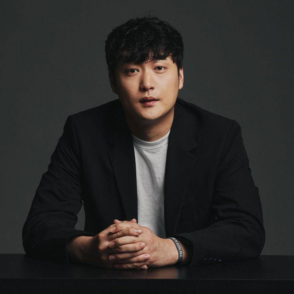 Jin Yong Jin (instagram.com/jinyongjin92)