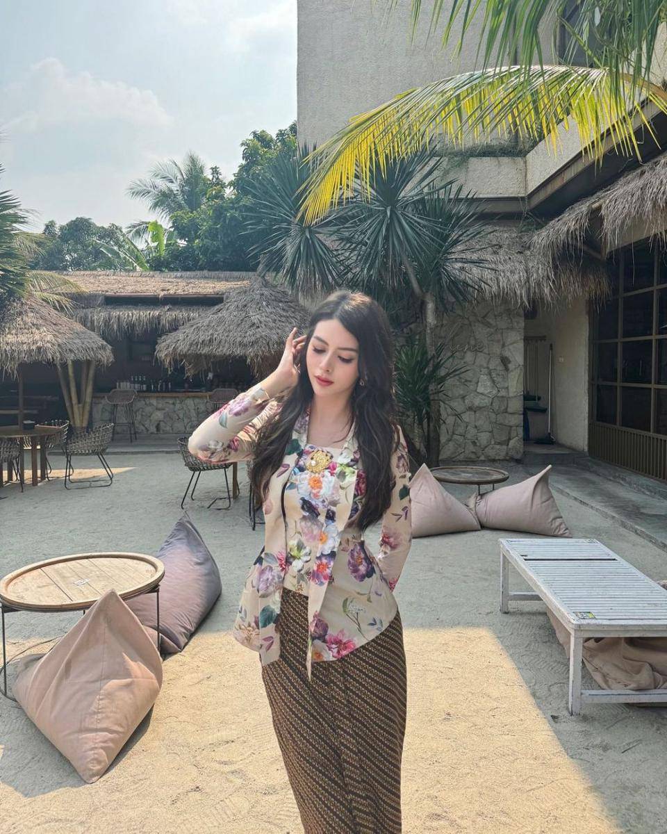 Gaya Tamu di Tasyakuran dan Tingkeban Erina Gudono. (instagram.com/cindymaymcguire)