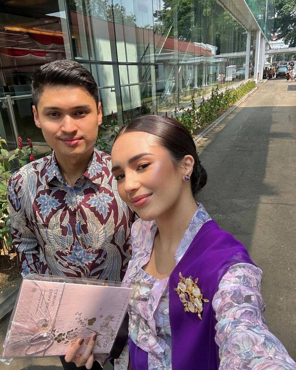 Gaya Tamu di Tasyakuran dan Tingkeban Erina Gudono. (instagram.com/bebytsabina)
