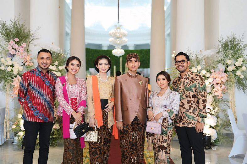 Gaya Tamu di Tasyakuran dan Tingkeban Erina Gudono. (instagram.com/giring)