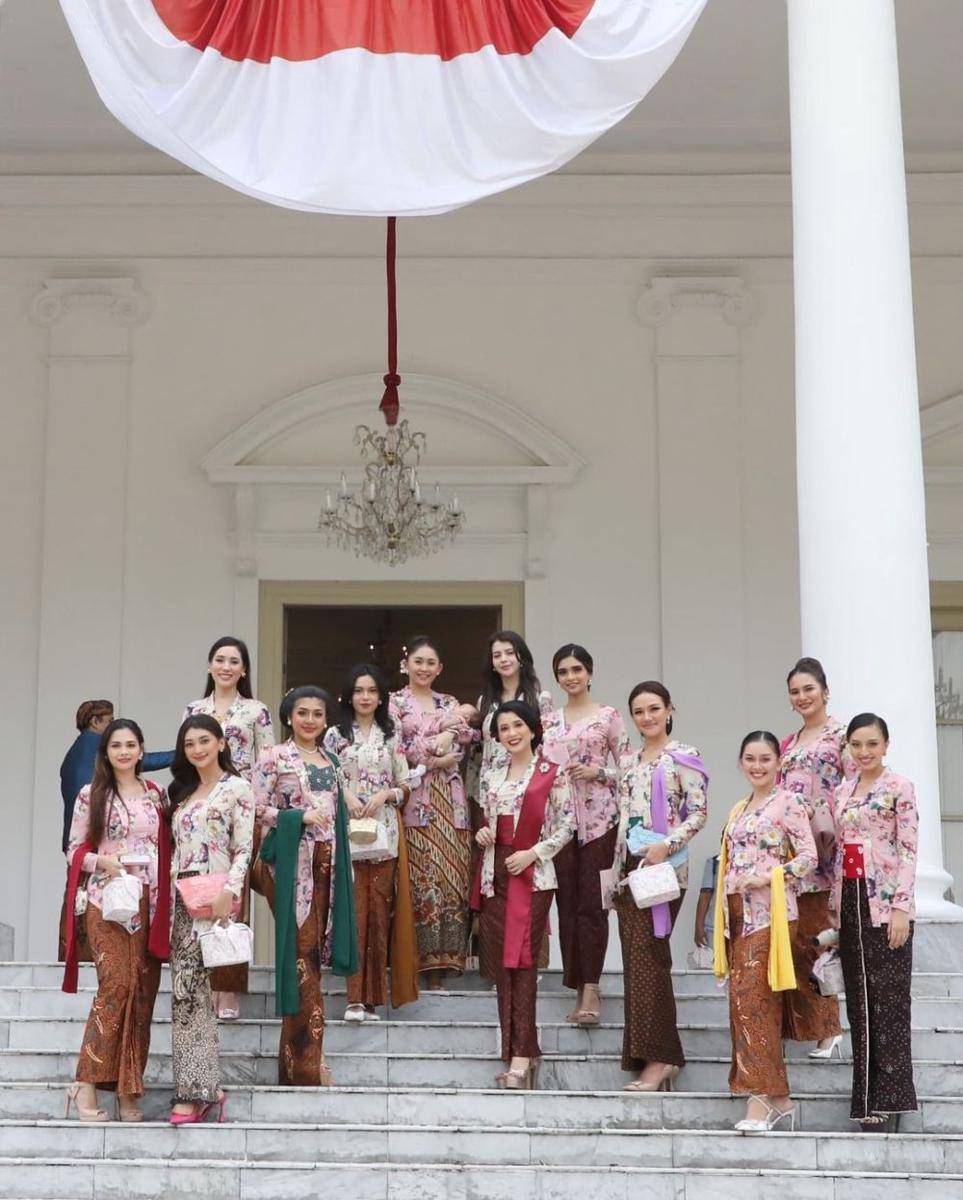 Gaya Tamu di Tasyakuran dan Tingkeban Erina Gudono. (instagram.com/laksmideneefe)