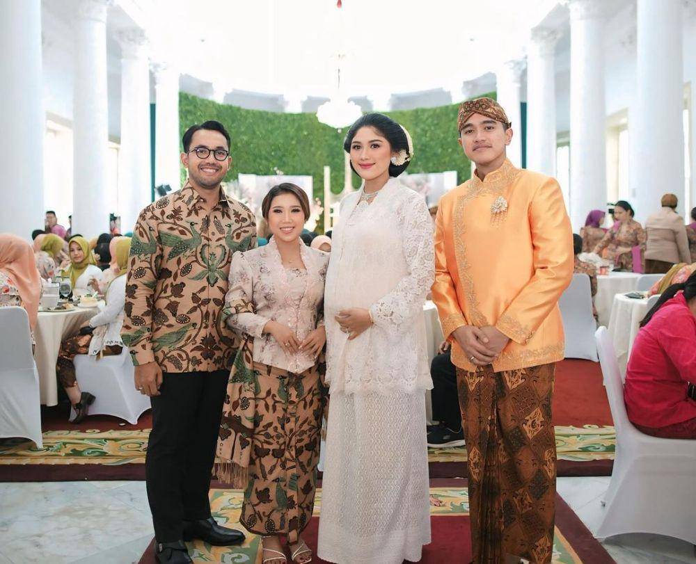 Gaya Tamu di Tasyakuran dan Tingkeban Erina Gudono. (instgaram.com/kikysaputrii)