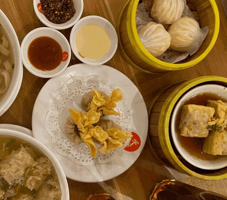 Winglok Hongkong Dimsum (instagram.com/tukang.jajan.jajan)