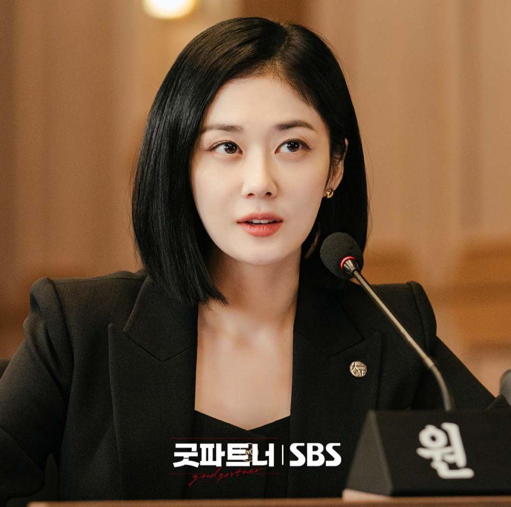 Jang Na Ra di Good Partner (instagram.com/sbsdrama.official)
