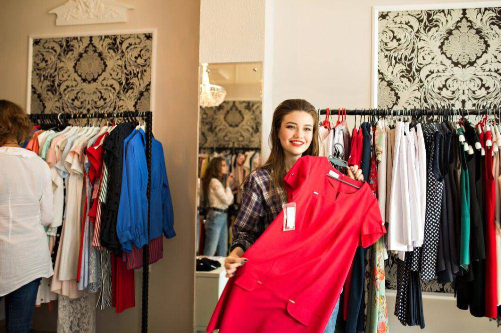 Ilustrasi thrift shop. (freepik.com/user15285612)