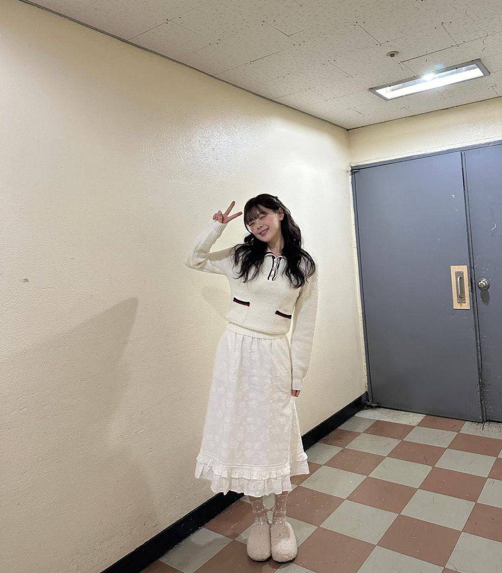 OOTD nuansa girly ala Han Su-a (instagram.com/swaxwa)