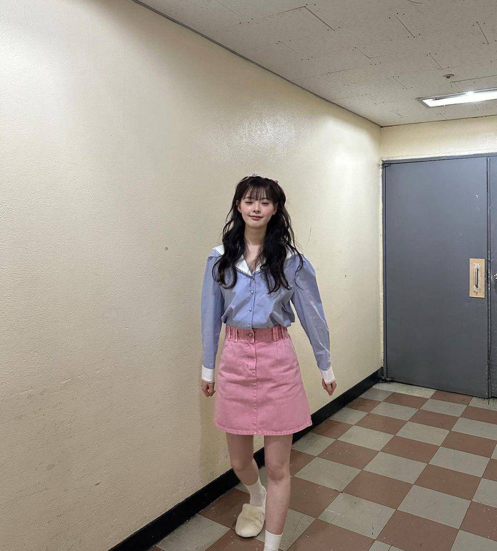OOTD nuansa girly ala Han Su-a (instagram.com/swaxwa)