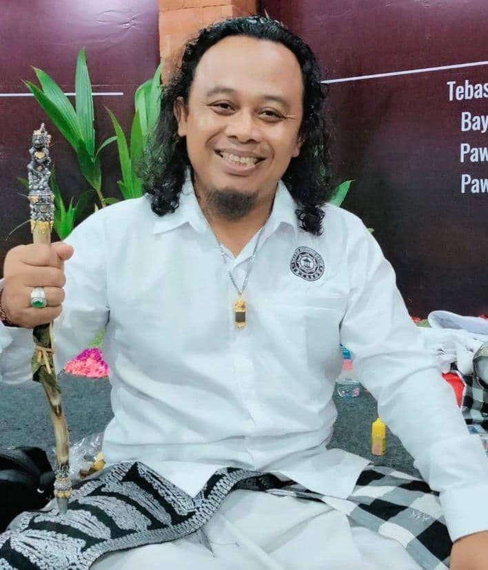 I Nyoman Ardika  (instagram.com/sengapjaya)