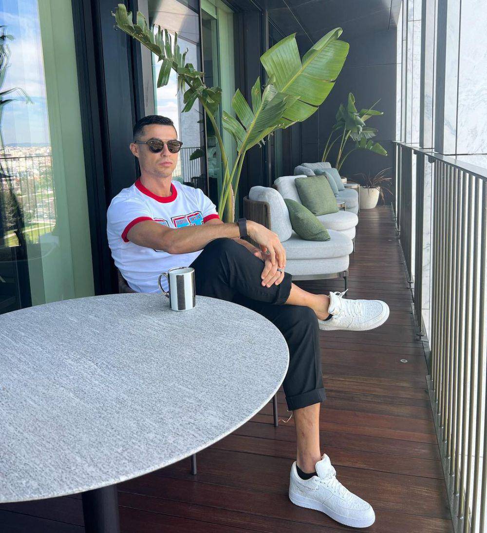 inspirasi outfit simpel ala Cristiano Ronaldo (instagram.com/cristiano)