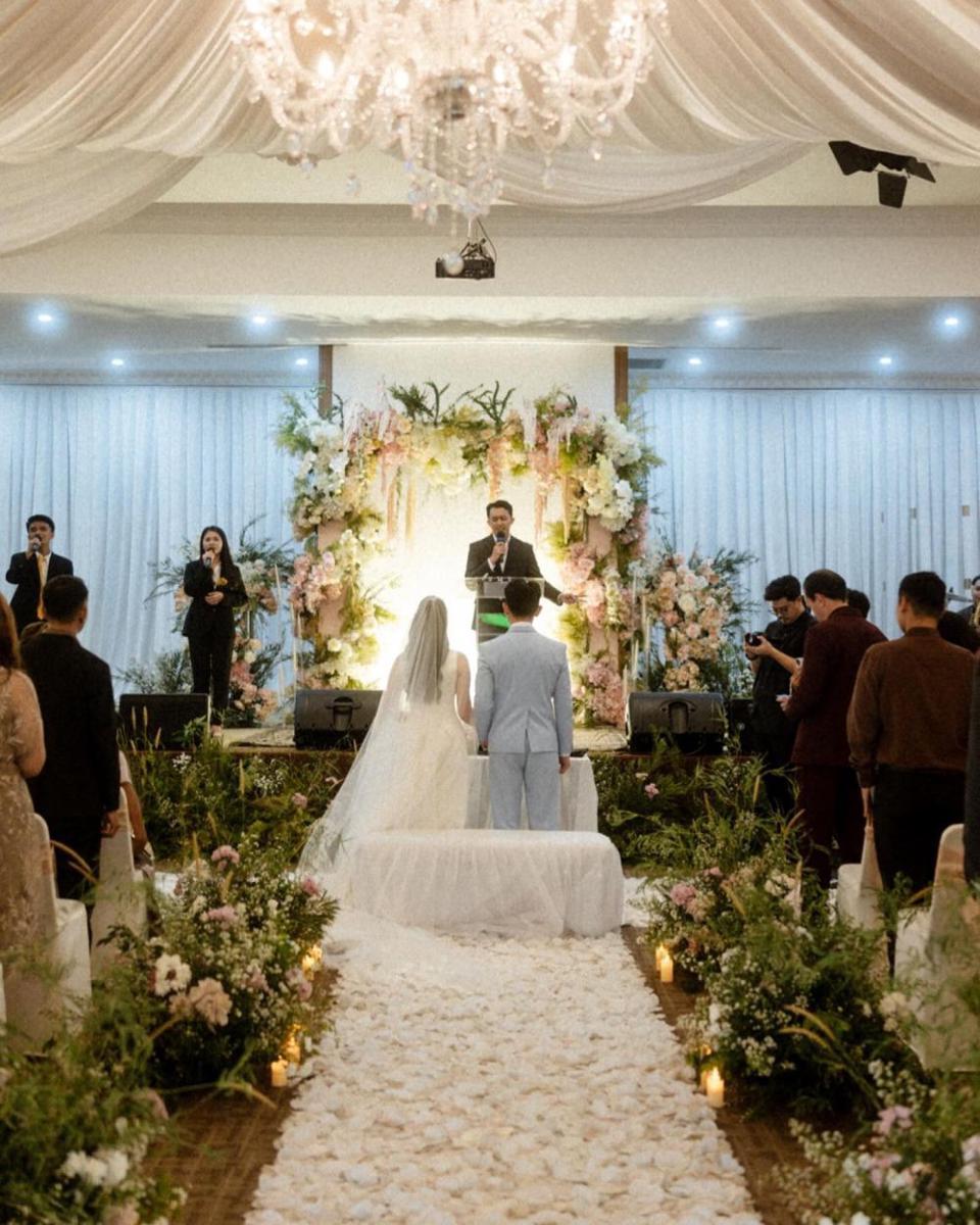 potret pernikahan Cassandra Lee (instagram.com/morden.co)