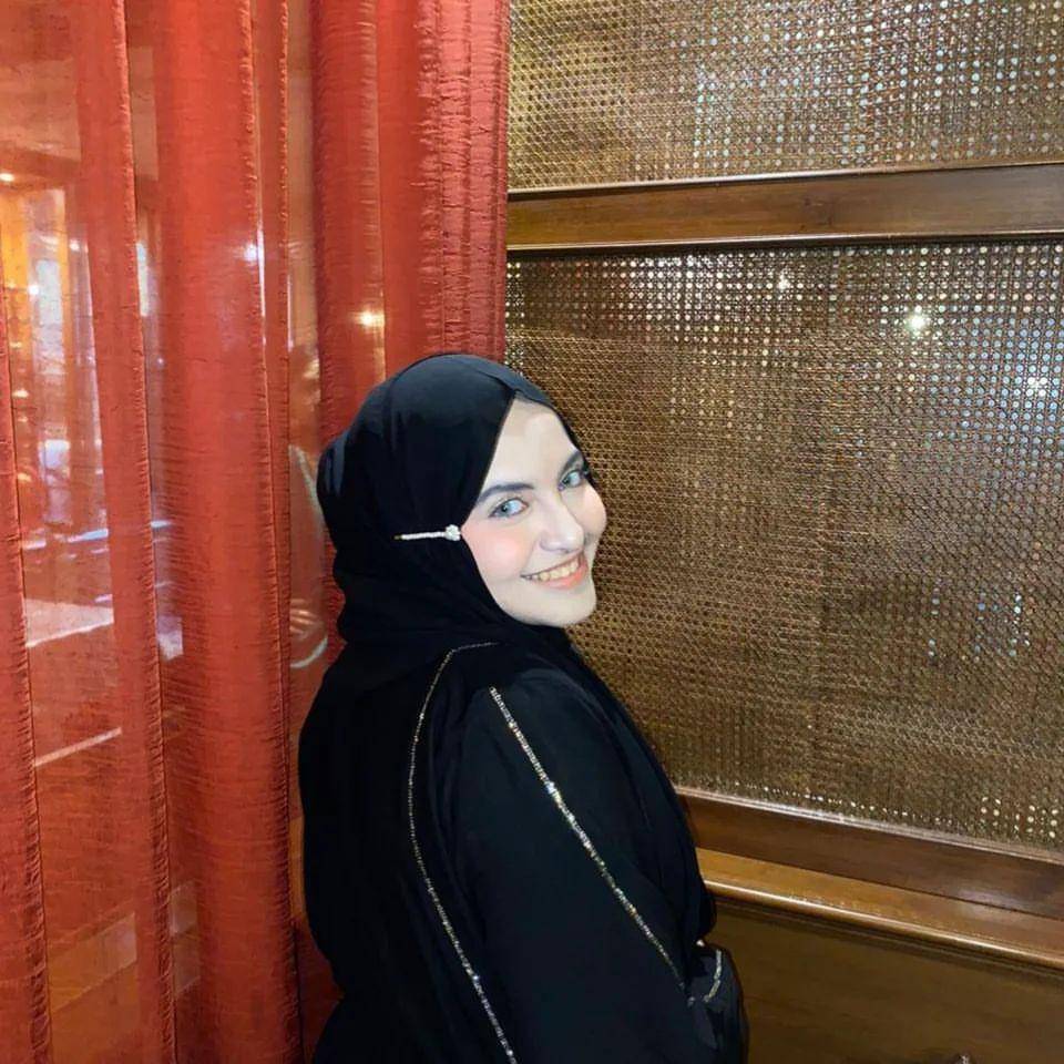 gaya makeup simpel ala peserta CoC (instagram.com/shakiraamirah)