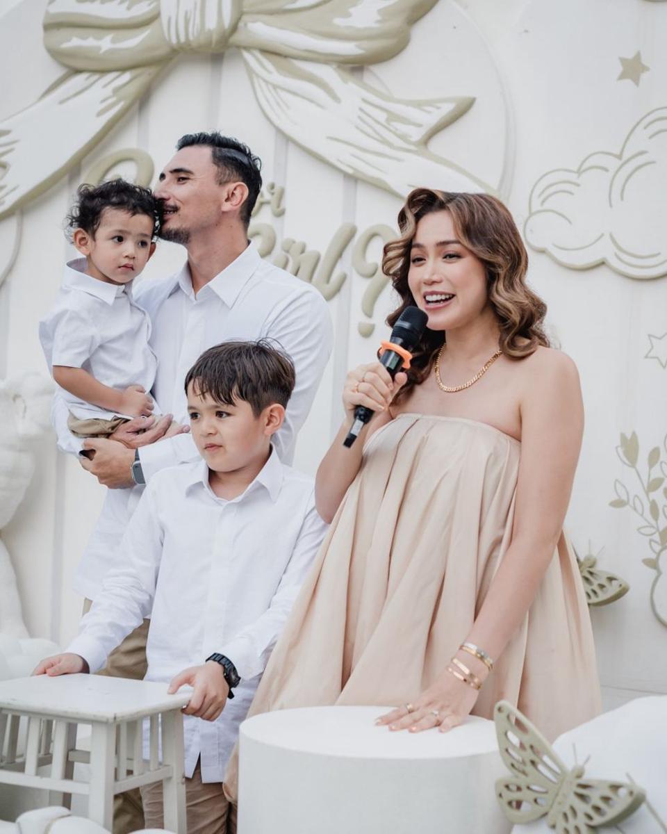 Potret keluarga Jessica Iskandar (instagram.com/inijedar)
