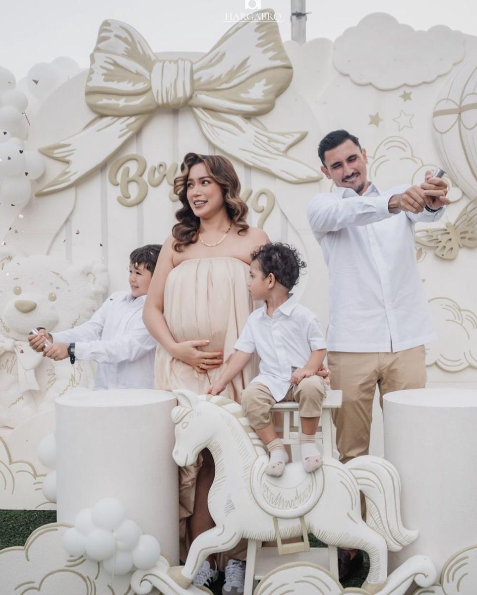 Potret keluarga Jessica Iskandar (instagram.com/inijedar)