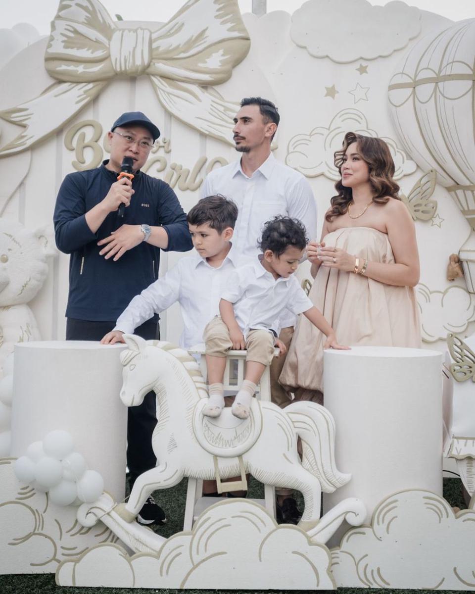 Potret keluarga Jessica Iskandar (instagram.com/inijedar)