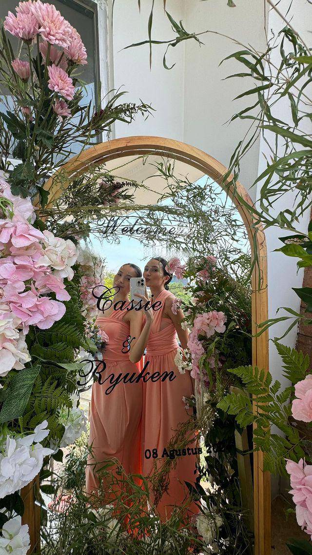 Beby Tsabina jadi bridesmaid Cassandra Lee (Instagram.com/sephorasievert)