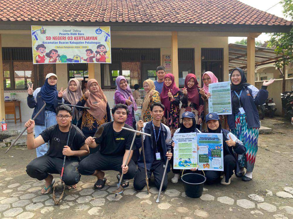 Biopori di SDN 03 Kertijayan (Sumber: dokumentasi pribadi)