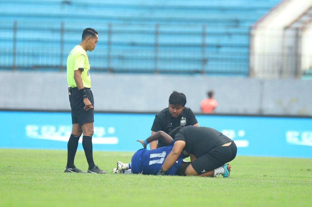 Pemain asing PSIS Semarang, Sudi Abdallah mengalami cedera saat laga melawan Persita Tangerang, Minggu (12/8/2024). (Dok. PSIS)