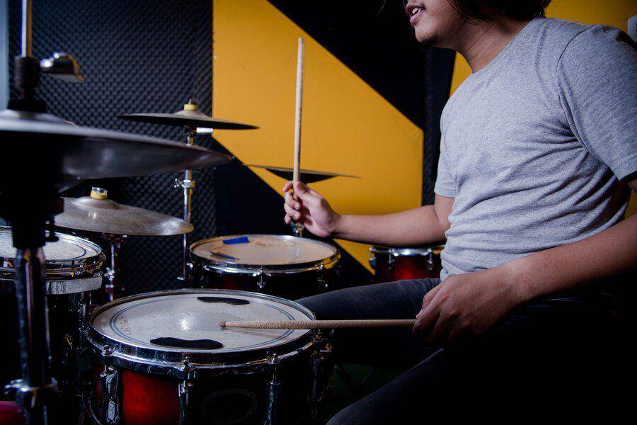 Ilustrasi studio musik. (freepik.com/jcomp)