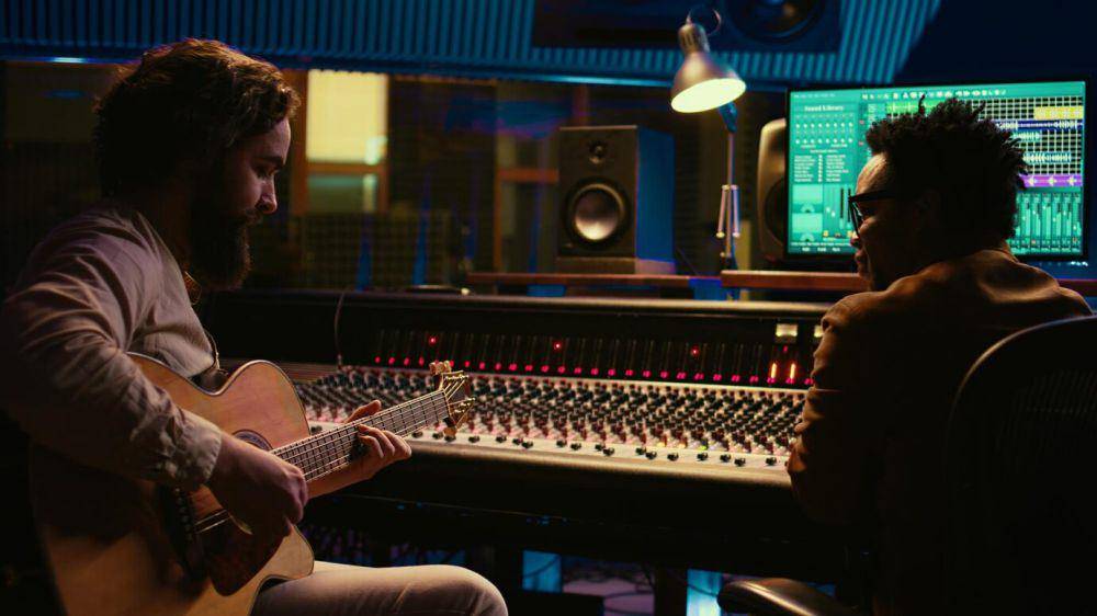 Ilustrasi studio musik. (freepik.com/DC Studio)