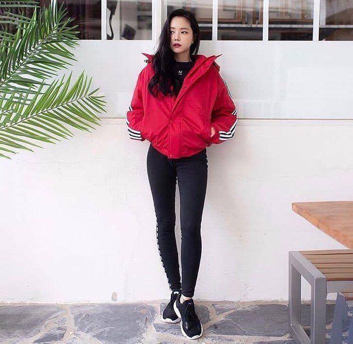 ide ootd jalan sehat 17 Agustus (instagram.com/naeun__apink)