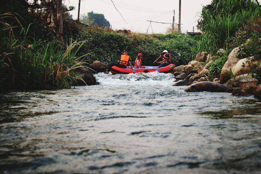 Ilustrasi rafting (freepik.com/EyeEm)