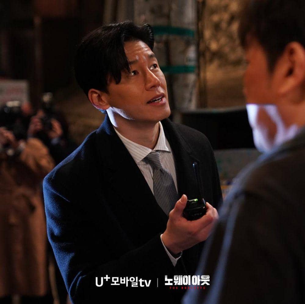 Kim Moo Yul di drama No Way Out: The Roulette 