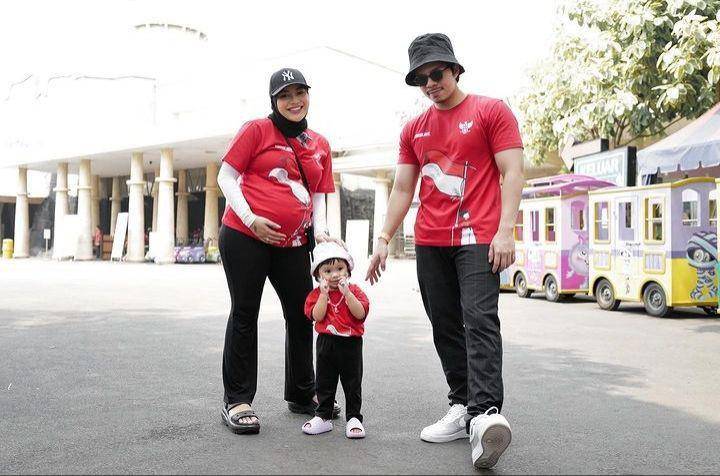 ide OOTD jalan sehat 17 Agustus (Instagram.com/attahalilintar)