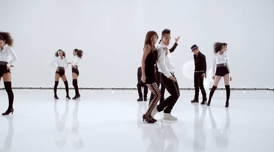 MV "I Need a Girl" (YouTube.com/YG Entertainment)