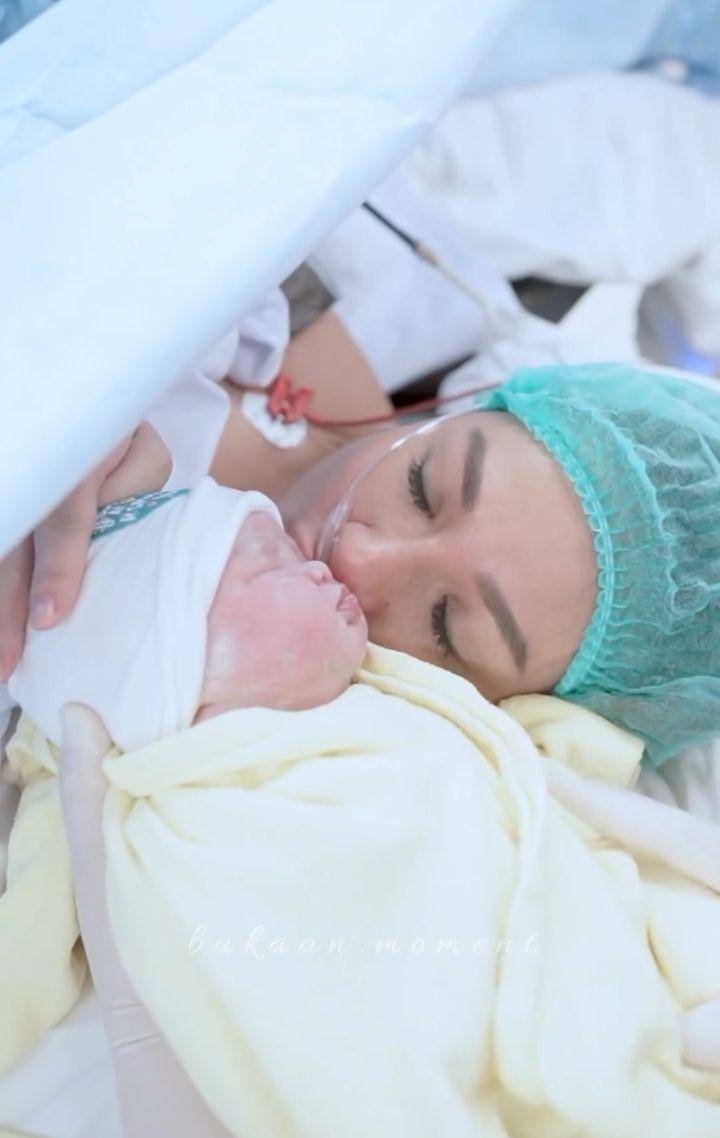 Newborn baby Luv (Instagram.com/tengkudewiputri_tdp)