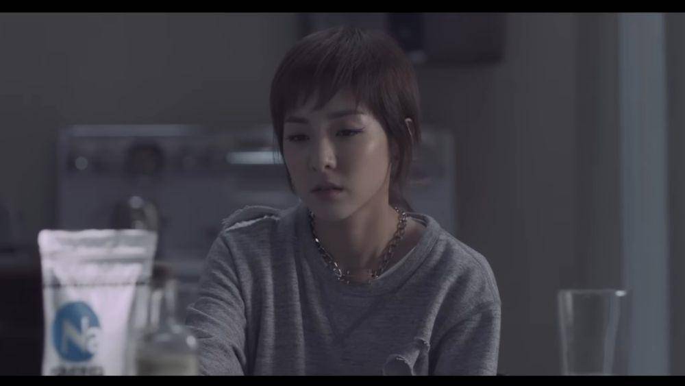 cuplikan MV "Come Back Home" (youtube.com/2NE1)