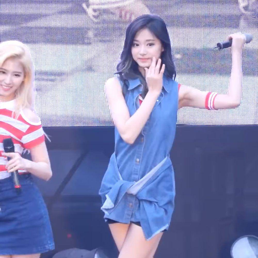 Tzuyu TWICE (youtube.com/Mera)