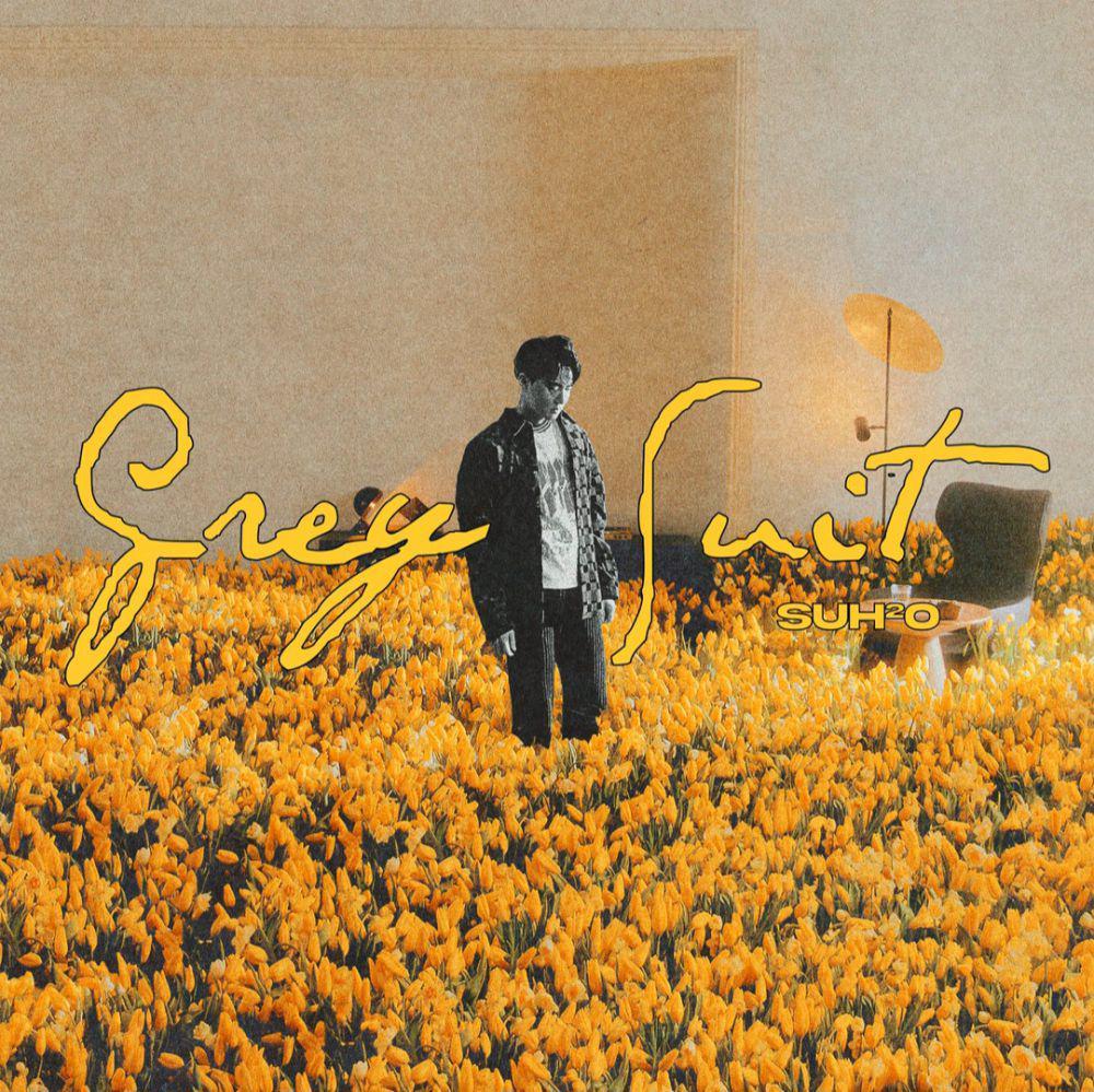 cover album Grey Suit (youtube.com/SUHO - Topik)