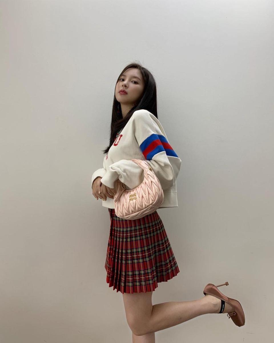 OOTD kece ala Shin Soo-hyun (instagram.com/xinsooo)