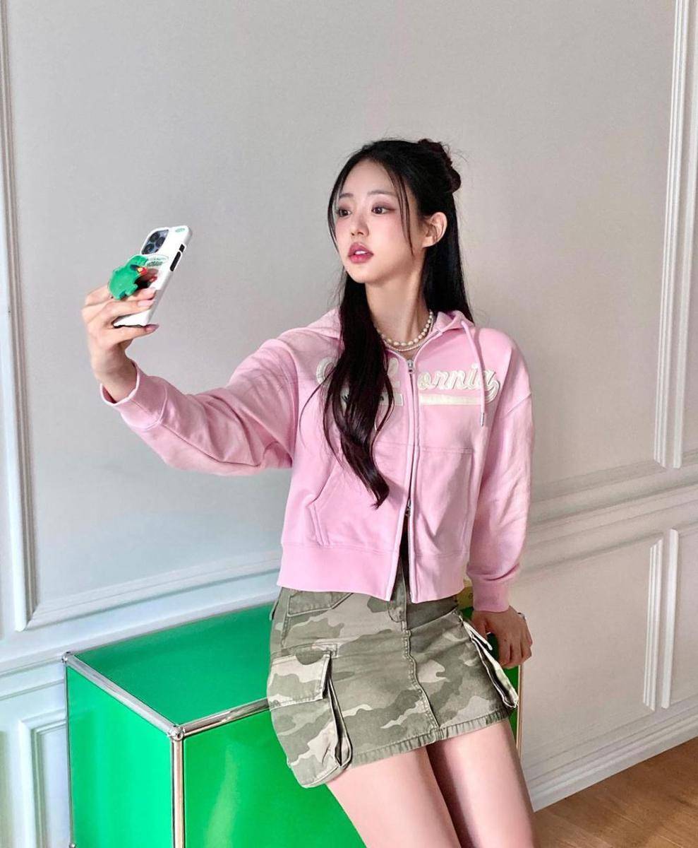 Inspirasi look feminin ala Yu Si Eun (instagram.com/yoo__si)