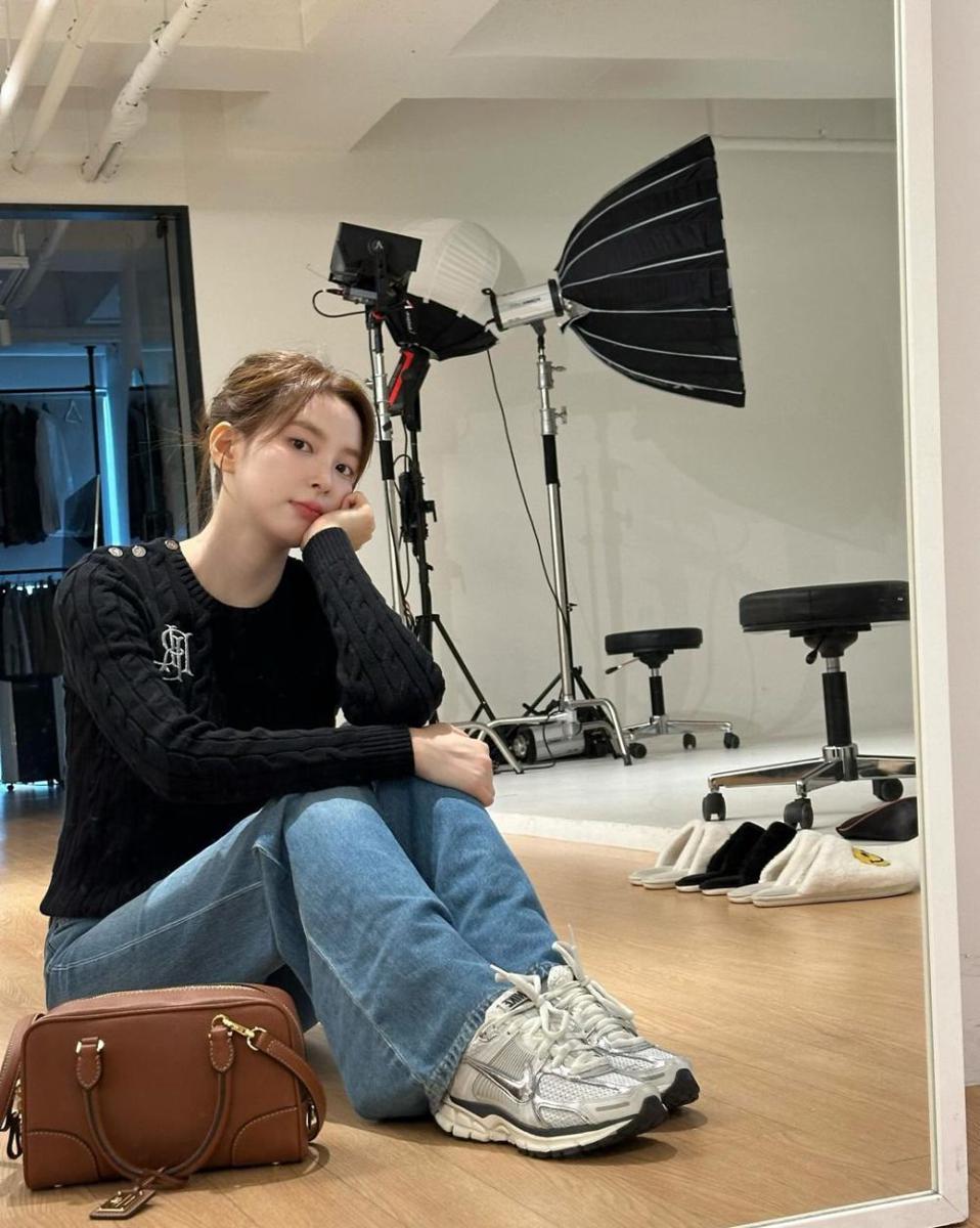 OOTD kece ala Shin Soo-hyun (instagram.com/xinsooo)