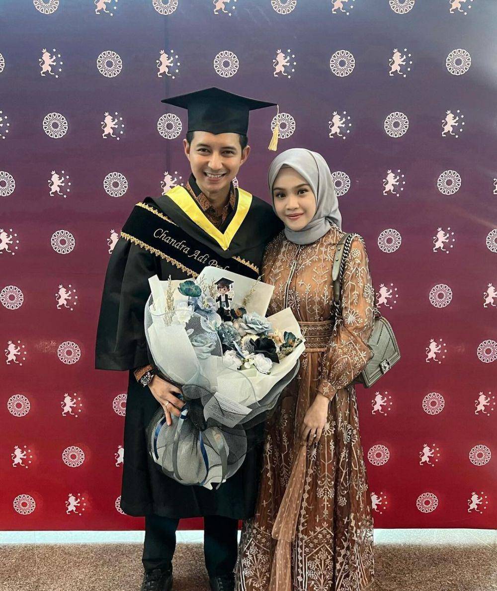 Chand Kelvin wisuda S2 di Malaysia (instagram.com/deasahirah)
