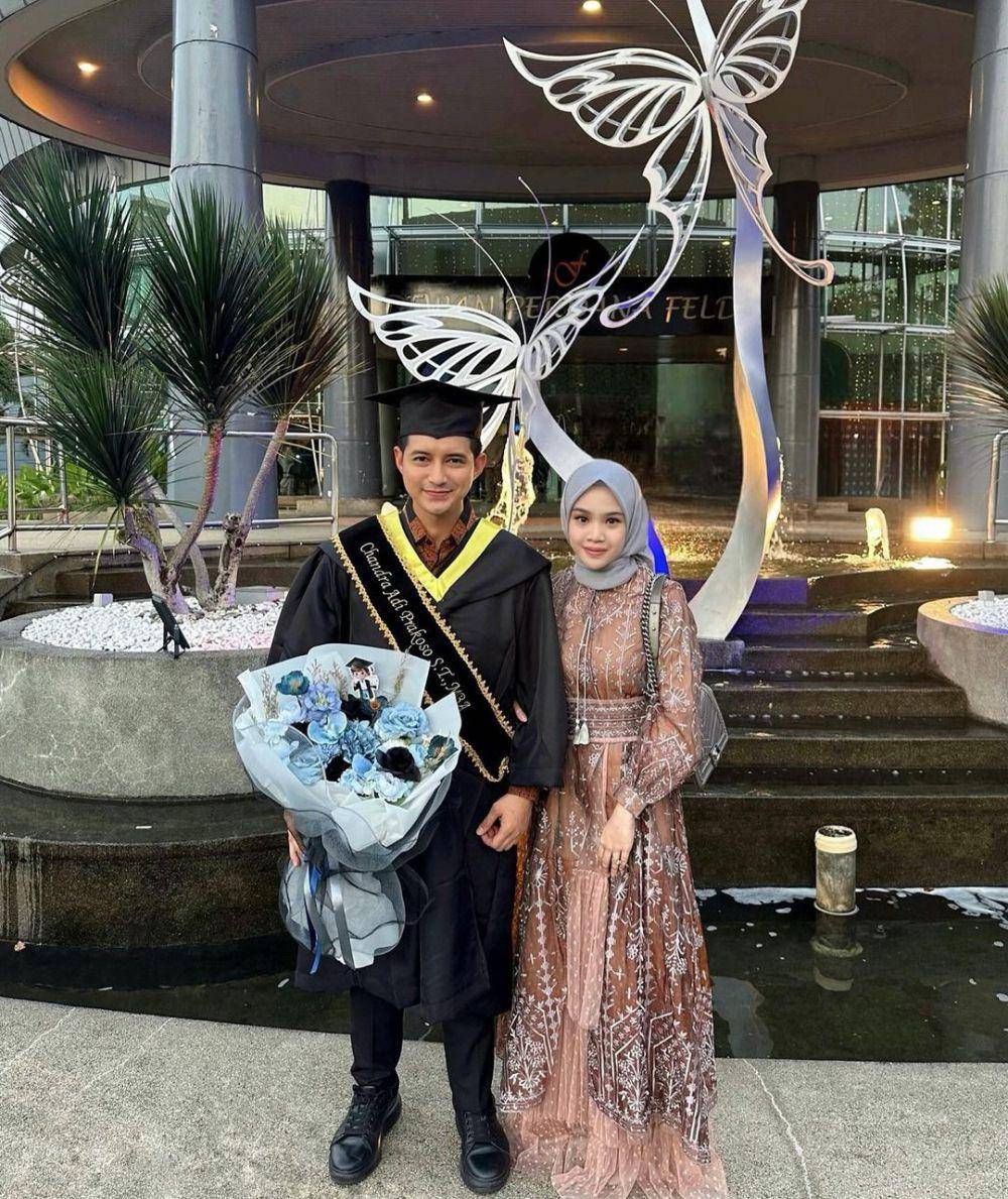 Chand Kelvin wisuda S2 di Malaysia (instagram.com/deasahirah)