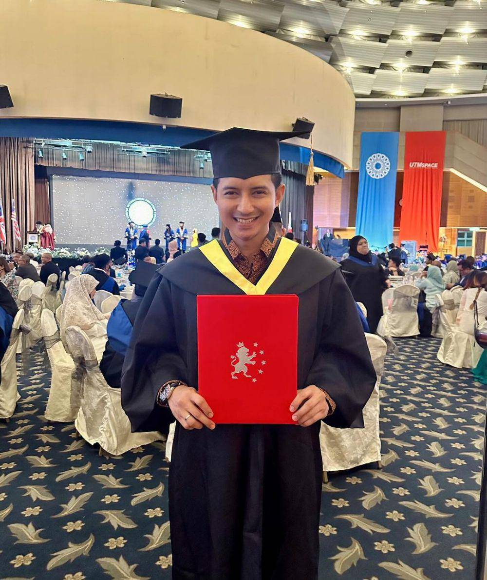 Chand Kelvin wisuda S2 di Malaysia (instagram.com/deasahirah)